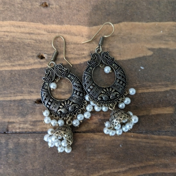 Bundle of 7 pairs of  Fashion Earrings - Picture 8 of 8